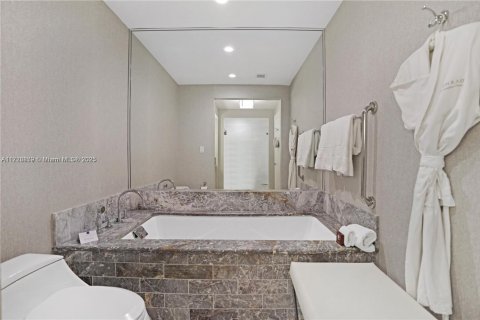 Condominio en venta en Fort Lauderdale, Florida, 53.6 m2 № 1726133 - foto 19