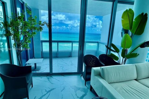 Condo in Miami Beach, Florida, 2 bedrooms  № 1991371 - photo 6