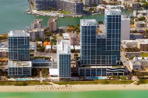 Condo in Miami Beach, Florida, 2 bedrooms  № 1991371 - photo 13