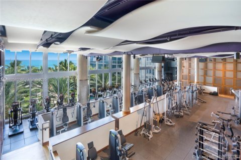 Condo in Miami Beach, Florida, 2 bedrooms  № 1991371 - photo 17