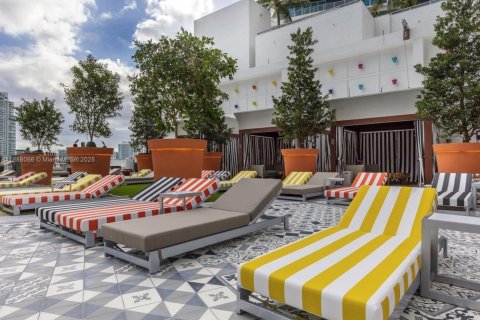 Condo in Miami, Florida, 1 bedroom  № 1933998 - photo 20