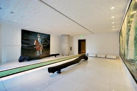 Condo in Miami, Florida, 1 bedroom  № 1933998 - photo 25