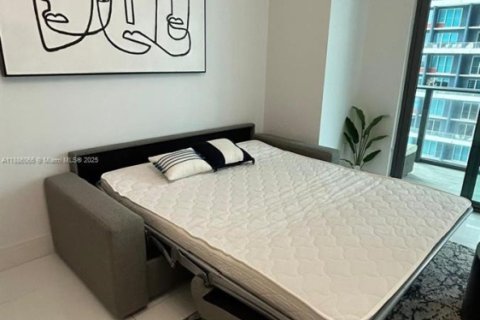 Condo in Miami, Florida, 1 bedroom  № 1933998 - photo 5