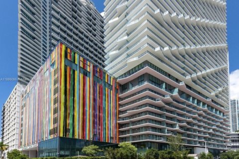 Condo in Miami, Florida, 1 bedroom  № 1933998 - photo 15