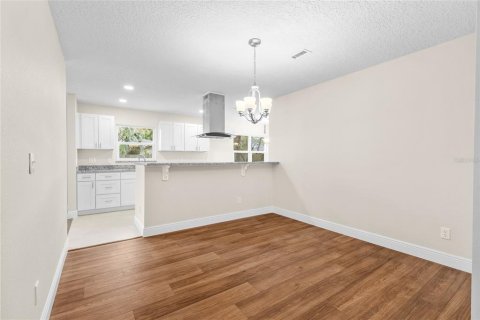 House in Longwood, Florida 4 bedrooms, 170.01 sq.m. № 1519325 - photo 9