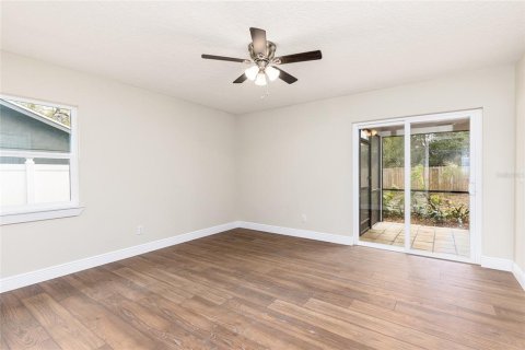 House in Longwood, Florida 4 bedrooms, 170.01 sq.m. № 1519325 - photo 11