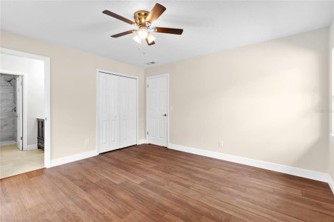 House in Longwood, Florida 4 bedrooms, 170.01 sq.m. № 1519325 - photo 12