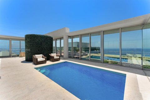 Copropriété à vendre à Miami, Floride: 5 chambres, 463.21 m2 № 1715847 - photo 3