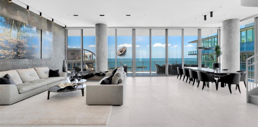 Condo à Miami, Floride, 5 chambres  № 1715847