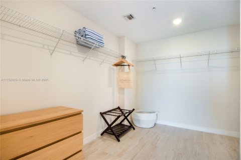 Condominio en venta en Miami, Florida, 1 dormitorio, 65.03 m2 № 1985665 - foto 11