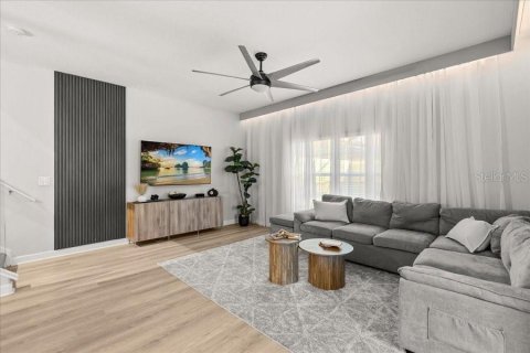 Adosado en venta en Kissimmee, Florida, 5 dormitorios, 188.03 m2 № 2345079 - foto 6