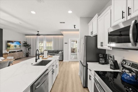 Adosado en venta en Kissimmee, Florida, 5 dormitorios, 188.03 m2 № 2345079 - foto 15