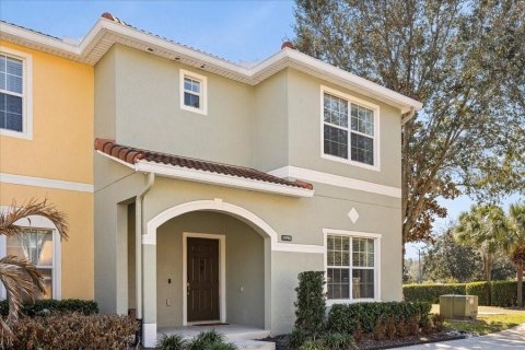 Adosado en Kissimmee, Florida 5 dormitorios, 188.03 m2 № 2345079