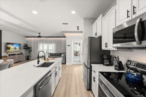 Adosado en venta en Kissimmee, Florida, 5 dormitorios, 188.03 m2 № 2345079 - foto 16