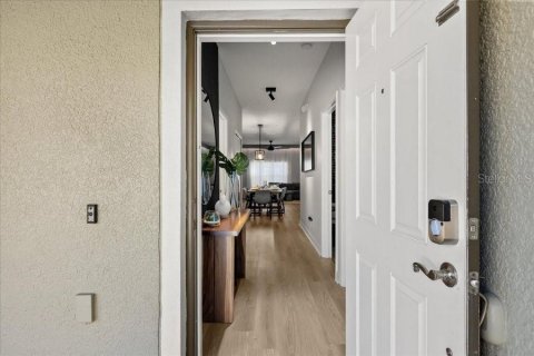 Adosado en venta en Kissimmee, Florida, 5 dormitorios, 188.03 m2 № 2345079 - foto 3