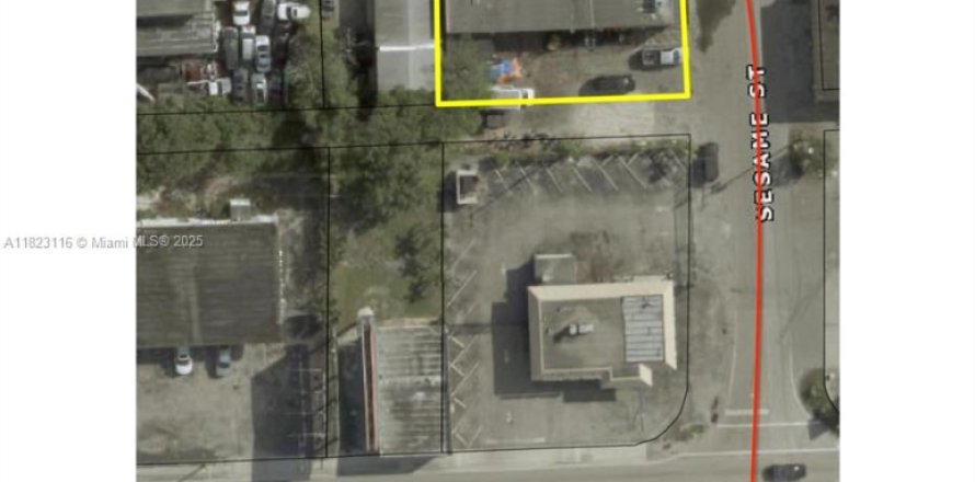 Immobilier commercial à Opa-locka, Floride № 1788373