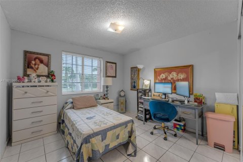 Villa ou maison à vendre à Miami, Floride: 4 chambres, 157.19 m2 № 1921142 - photo 20