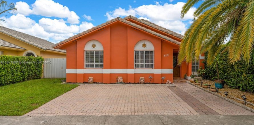 Villa ou maison à Miami, Floride 4 chambres, 157.19 m2 № 1921142