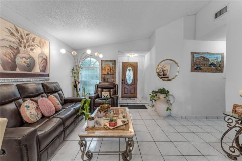 Villa ou maison à vendre à Miami, Floride: 4 chambres, 157.19 m2 № 1921142 - photo 6