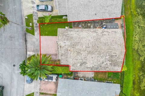 Villa ou maison à vendre à Miami, Floride: 4 chambres, 157.19 m2 № 1921142 - photo 30