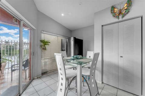 Villa ou maison à vendre à Miami, Floride: 4 chambres, 157.19 m2 № 1921142 - photo 7