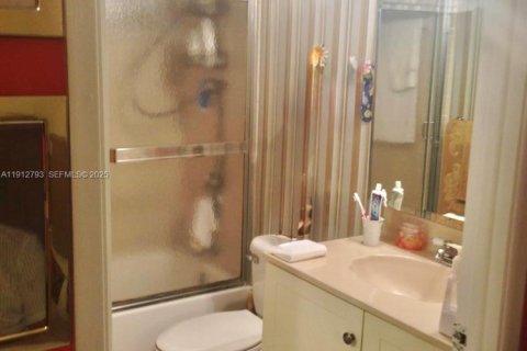 Купить кондоминиум в Майами-Бич, Флорида 2 спальни, 81.2м2, № 1985736 - фото 11