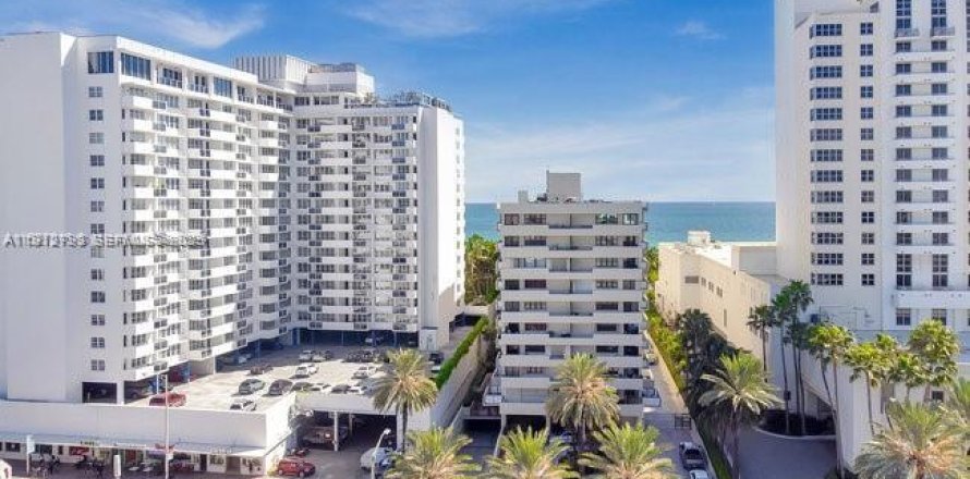 Кондоминиум с 2 спальнями в Майами-Бич, Флорида № 1985736