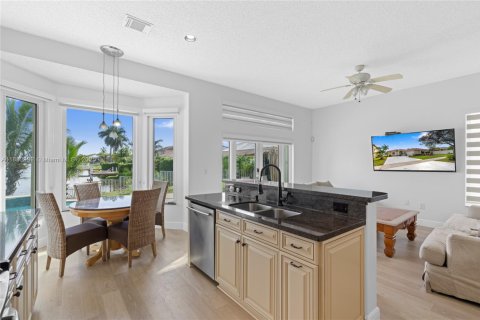 Снять в аренду виллу или дом в Пемброк-Пайнс, Флорида 3 спальни, 164.25м2, № 1940912 - фото 9