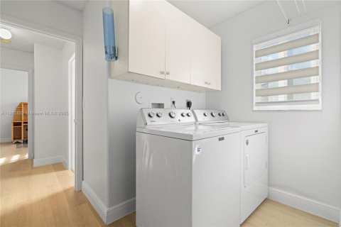 Снять в аренду виллу или дом в Пемброк-Пайнс, Флорида 3 спальни, 164.25м2, № 1940912 - фото 10