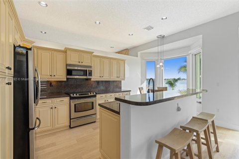 Снять в аренду виллу или дом в Пемброк-Пайнс, Флорида 3 спальни, 164.25м2, № 1940912 - фото 8