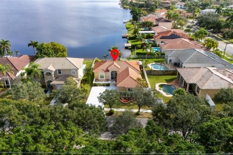 Снять в аренду виллу или дом в Пемброк-Пайнс, Флорида 3 спальни, 164.25м2, № 1940912 - фото 3