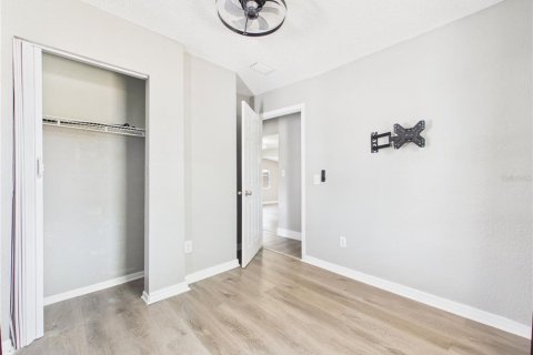 Apartment in Tarpon Springs, Florida 3 bedrooms, 119.84 sq.m. № 2215717 - photo 19