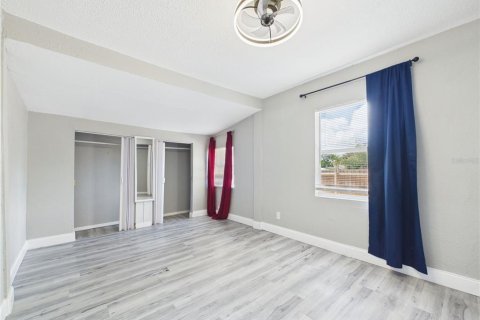 Apartment in Tarpon Springs, Florida 3 bedrooms, 119.84 sq.m. № 2215717 - photo 16