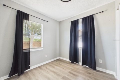 Apartment in Tarpon Springs, Florida 3 bedrooms, 119.84 sq.m. № 2215717 - photo 9