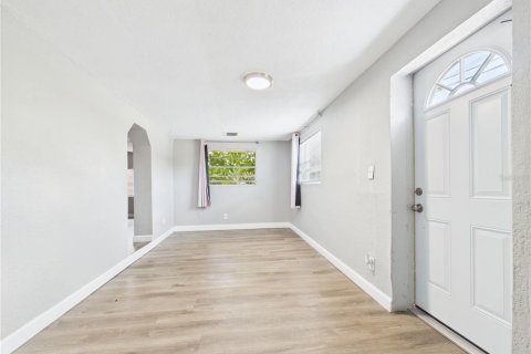 Apartment in Tarpon Springs, Florida 3 bedrooms, 119.84 sq.m. № 2215717 - photo 5