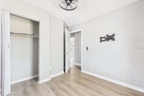 Apartment in Tarpon Springs, Florida 3 bedrooms, 119.84 sq.m. № 2215717 - photo 10