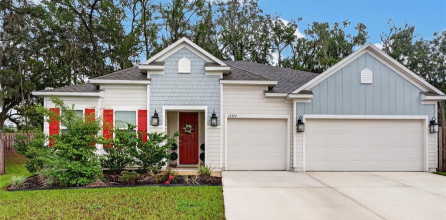 House in Alachua, Florida 4 bedrooms, 233.74 sq.m. № 2295345