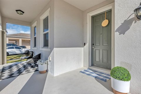 House in Kissimmee, Florida 6 bedrooms, 348.48 sq.m. № 2394220 - photo 3