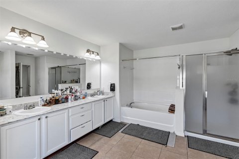 House in Kissimmee, Florida 6 bedrooms, 348.48 sq.m. № 2394220 - photo 27