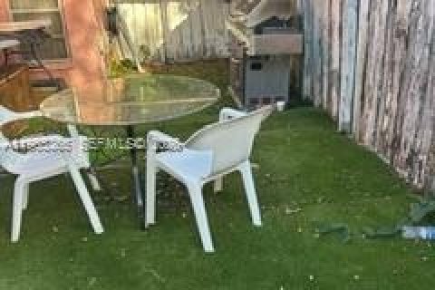 Снять в аренду коммерческую недвижимость в Мирамар, Флорида 4 спальни, 176.79м2, № 2027447 - фото 10