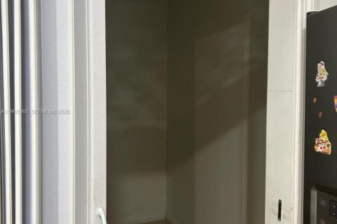 Снять в аренду коммерческую недвижимость в Мирамар, Флорида 4 спальни, 176.79м2, № 2027447 - фото 6