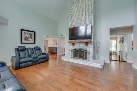 House in DeLand, Florida 6 bedrooms, 350.52 sq.m. № 2329702 - photo 11