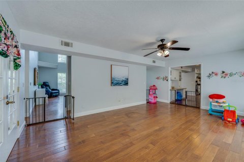 House in DeLand, Florida 6 bedrooms, 350.52 sq.m. № 2329702 - photo 14