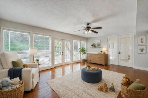 House in DeLand, Florida 6 bedrooms, 350.52 sq.m. № 2329702 - photo 13