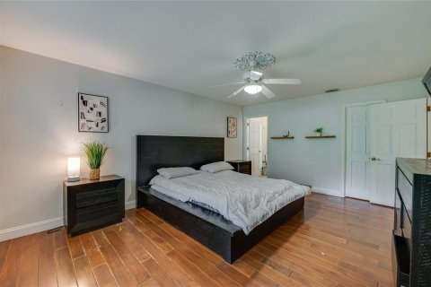 House in DeLand, Florida 6 bedrooms, 350.52 sq.m. № 2329702 - photo 28