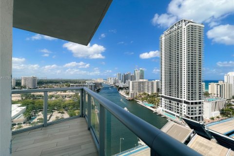Condominio en venta en Hallandale Beach, Florida, 3 dormitorios, 146.51 m2 № 1860889 - foto 4