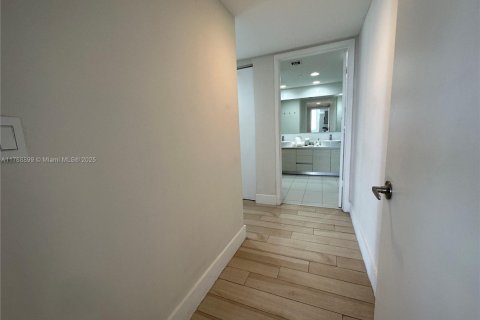 Condominio en venta en Hallandale Beach, Florida, 3 dormitorios, 146.51 m2 № 1860889 - foto 26