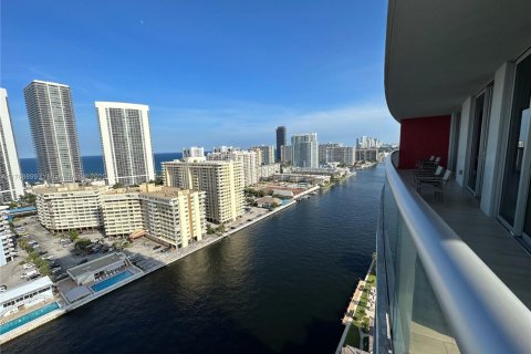 Condominio en venta en Hallandale Beach, Florida, 3 dormitorios, 146.51 m2 № 1860889 - foto 7