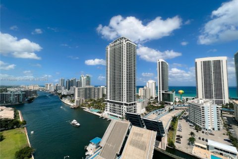 Condominio en venta en Hallandale Beach, Florida, 3 dormitorios, 146.51 m2 № 1860889 - foto 3