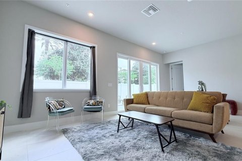 Condo in Four Corners, Florida, 3 bedrooms № 2100956 - photo 25